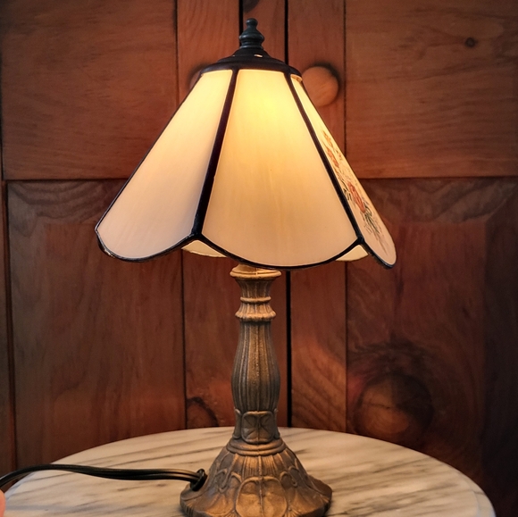 Tiffany Rose Lamp - Picture 13 of 13